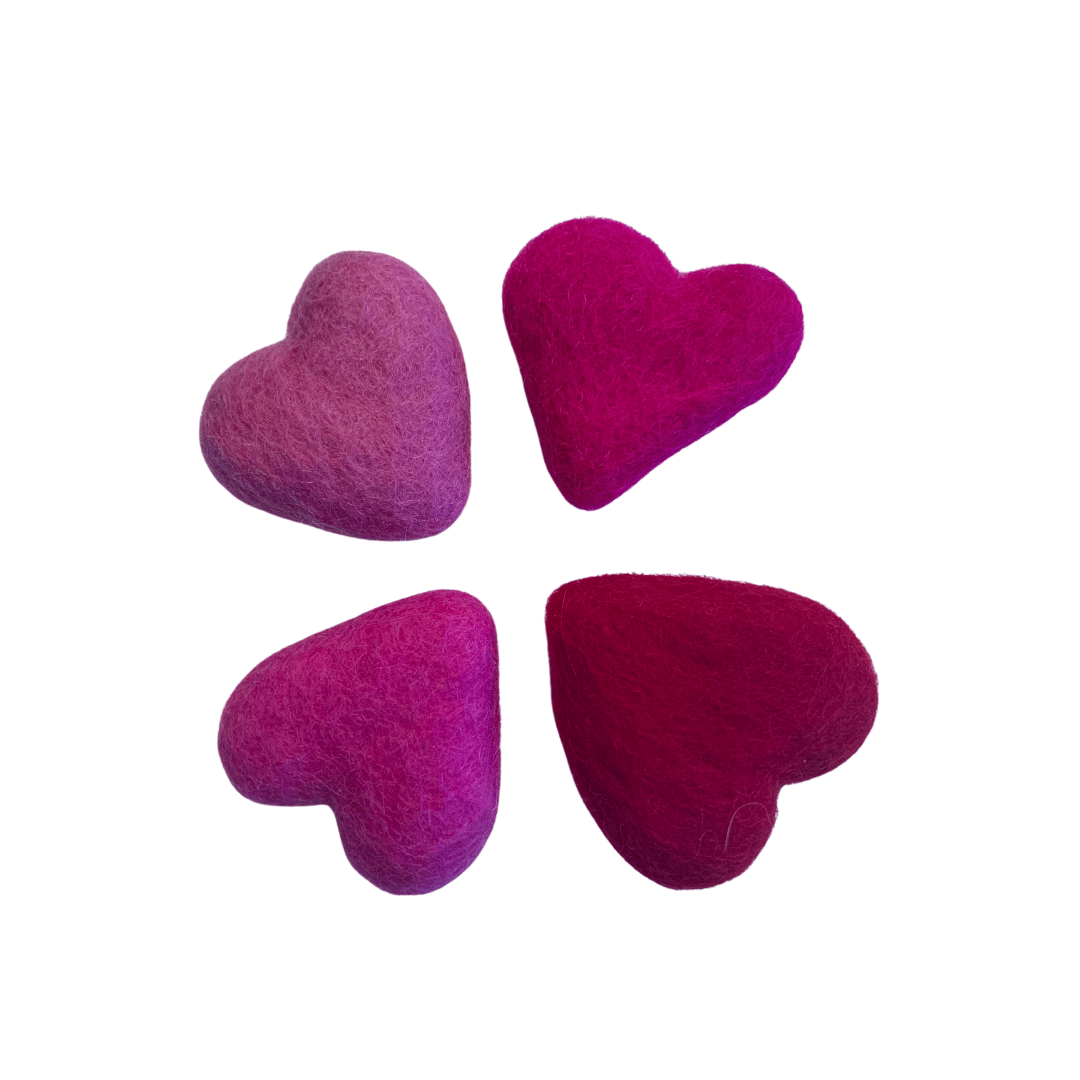 Eco-Friendly Wool Felt Heart Cat Toys - Set of 2