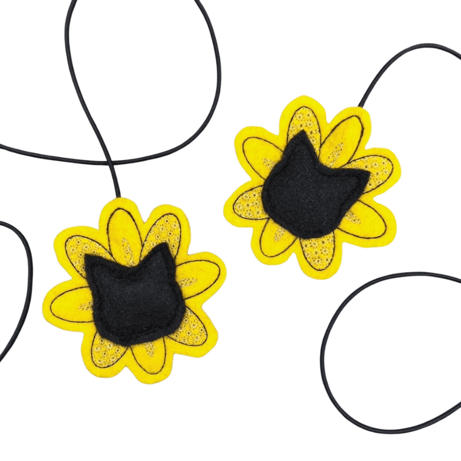 Bouncy Black Cat-Eyed Susan Cat Toy