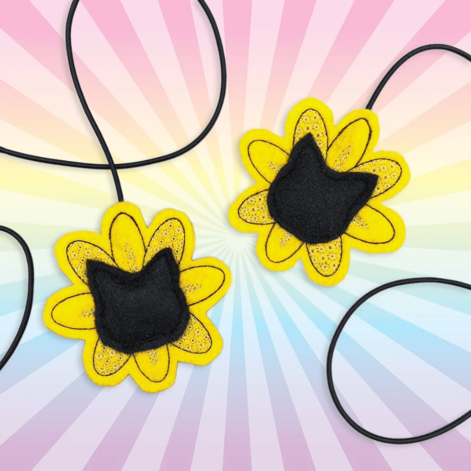 Bouncy Black Cat-Eyed Susan Cat Toy