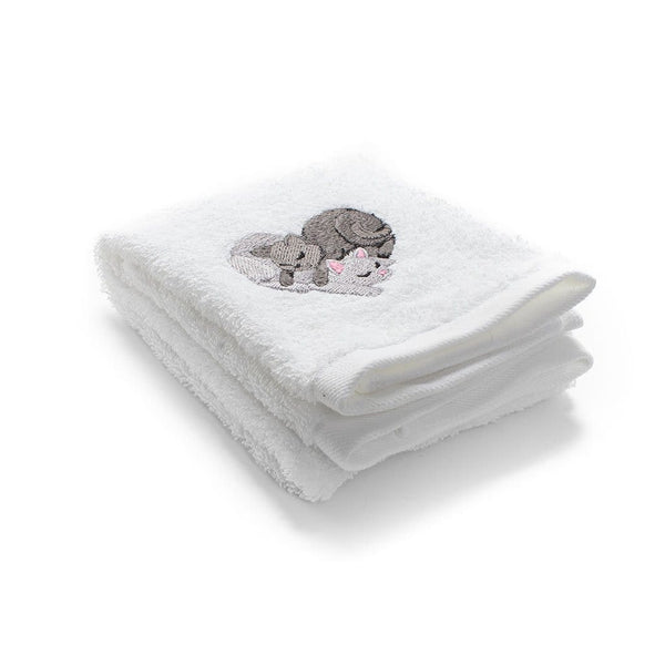 https://triple-t-studios.com/cdn/shop/products/triple-t-studios-towel-heart-cat-hand-towels-29855463014588_grande.jpg?v=1643384258